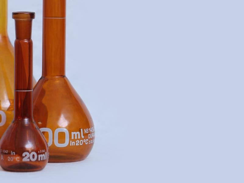 Borosilicate volumetric flasks and laboratory glassware